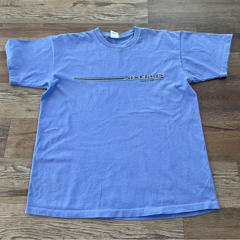 Vintage Six Flags single stitch tshirt L/XL?